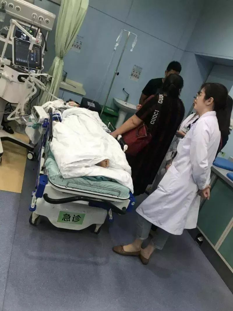 7777788888新澳門,27歲小伙凌晨上吐下瀉進(jìn)ICU