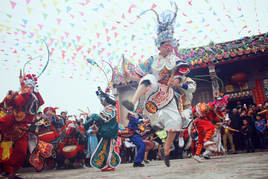 金吊桶論壇精準(zhǔn)資料,潮汕英歌隊(duì)員的一天是如何度過的預(yù)測(cè)分析解釋定義_版章70.29.31